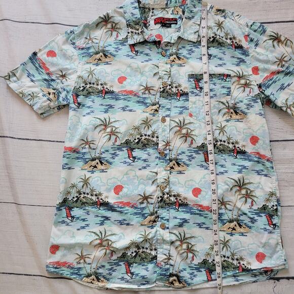 Distortion Size XL	In Your Wildest Dreams Short Sleeve Button Up Hawaiian Shirt - Picture 5 of 9